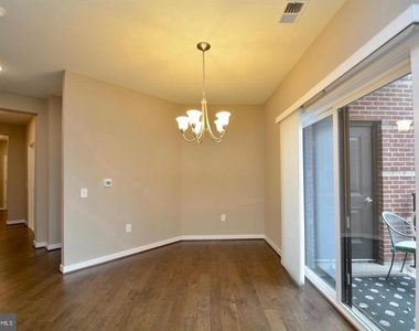 3989 Norton Place - Photo Thumbnail 10