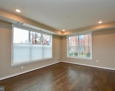 3989 Norton Place - Photo Thumbnail 7