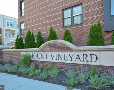 3989 Norton Place - Photo Thumbnail 1