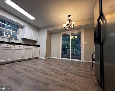 410 Woodlyn Drive - Photo Thumbnail 7