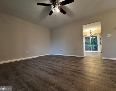 410 Woodlyn Drive - Photo Thumbnail 3