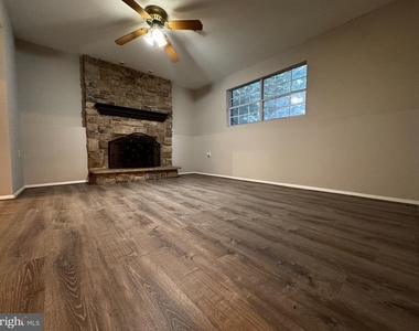 410 Woodlyn Drive - Photo Thumbnail 23