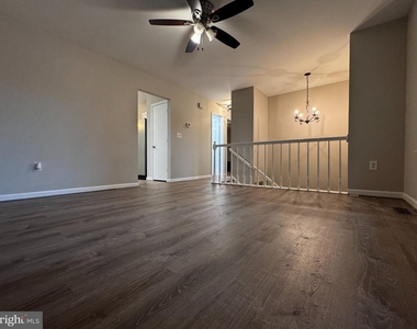 410 Woodlyn Drive - Photo Thumbnail 5