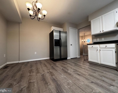 410 Woodlyn Drive - Photo Thumbnail 10