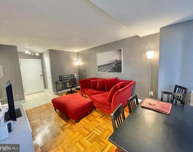1021 Arlington Boulevard - Photo Thumbnail 2