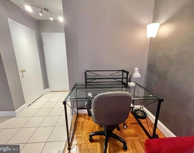 1021 Arlington Boulevard - Photo Thumbnail 4
