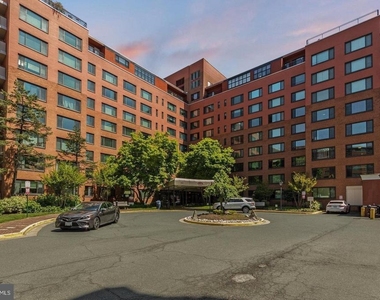 1021 Arlington Boulevard - Photo Thumbnail 18