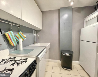 1021 Arlington Boulevard - Photo Thumbnail 6