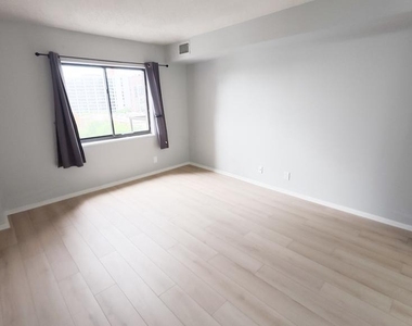 1600 N Oak Street - Photo Thumbnail 10