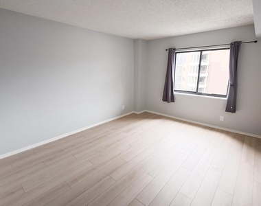 1600 N Oak Street - Photo Thumbnail 5