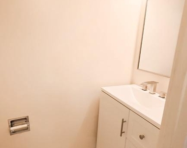 1600 N Oak Street - Photo Thumbnail 16