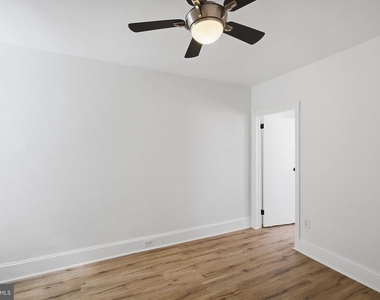 1802 Tree Street - Photo Thumbnail 10