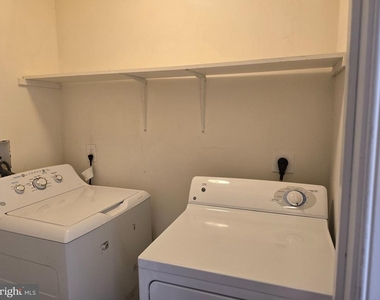 2025 N 18th Street - Photo Thumbnail 6