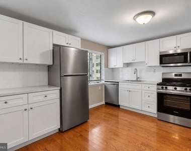 2319 Walnut Street - Photo Thumbnail 3