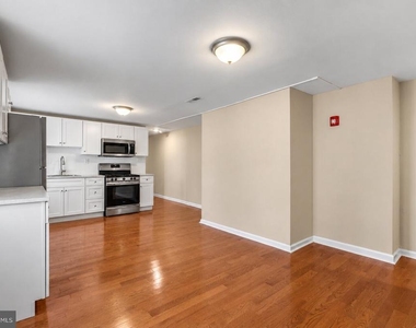 2319 Walnut Street - Photo Thumbnail 2