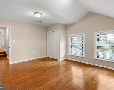 2319 Walnut Street - Photo Thumbnail 12
