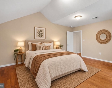 2319 Walnut Street - Photo Thumbnail 11