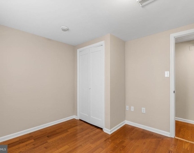 2319 Walnut Street - Photo Thumbnail 6