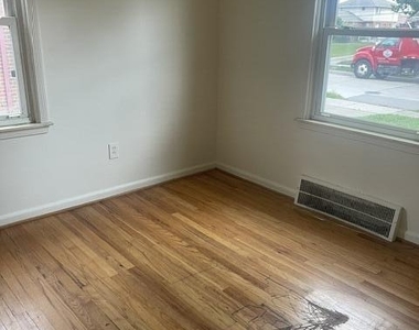 3604 Walnut Street - Photo Thumbnail 4