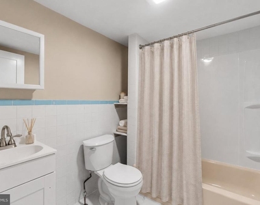2319 Walnut Street - Photo Thumbnail 6
