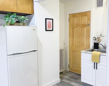 2033 S Watts Street - Photo Thumbnail 4