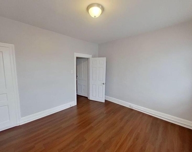 3531 Emerald Street - Photo Thumbnail 6