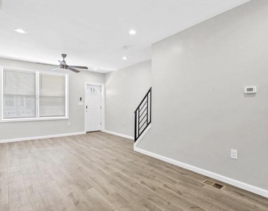 1452 S Etting Street - Photo Thumbnail 4