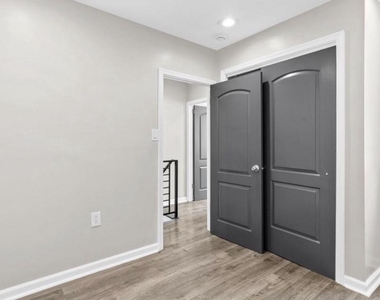 1452 S Etting Street - Photo Thumbnail 9