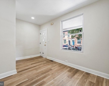 1924 S 21st Street - Photo Thumbnail 5
