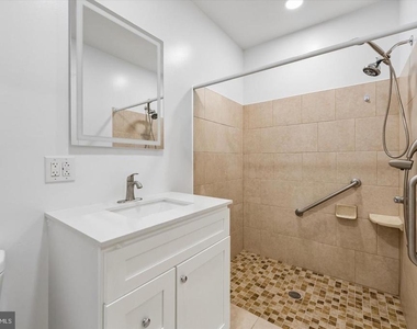 1924 S 21st Street - Photo Thumbnail 10