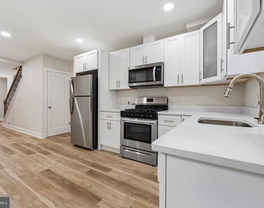 1924 S 21st Street - Photo Thumbnail 2
