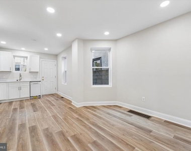 1924 S 21st Street - Photo Thumbnail 3