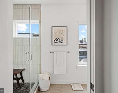 418 Wallace Street - Photo Thumbnail 19