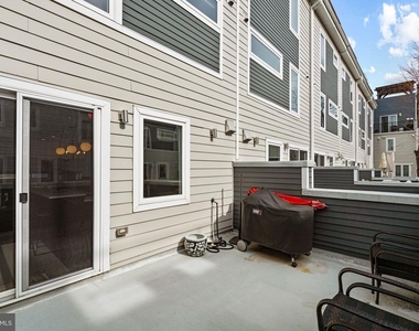 418 Wallace Street - Photo Thumbnail 9