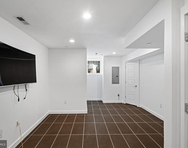 418 Wallace Street - Photo Thumbnail 23