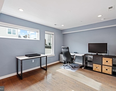 418 Wallace Street - Photo Thumbnail 13
