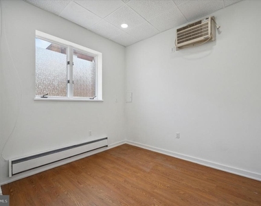 2201 S Hicks Street - Photo Thumbnail 9
