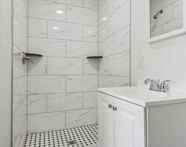 2201 S Hicks Street - Photo Thumbnail 13