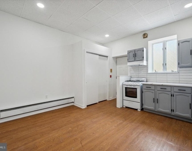 2201 S Hicks Street - Photo Thumbnail 6