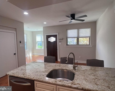 244 Krams Avenue - Photo Thumbnail 2
