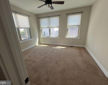 244 Krams Avenue - Photo Thumbnail 13