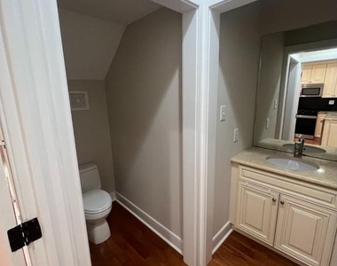244 Krams Avenue - Photo Thumbnail 8