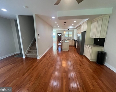 244 Krams Avenue - Photo Thumbnail 1