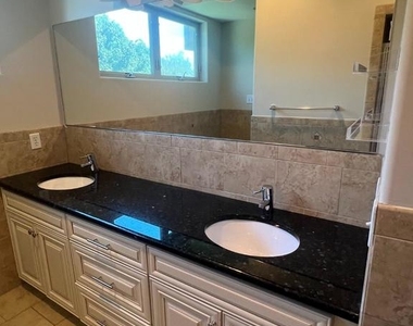 244 Krams Avenue - Photo Thumbnail 12