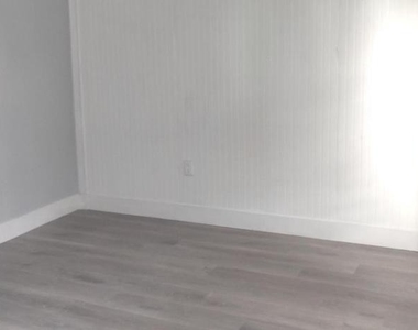4951 W Thompson Street - Photo Thumbnail 6