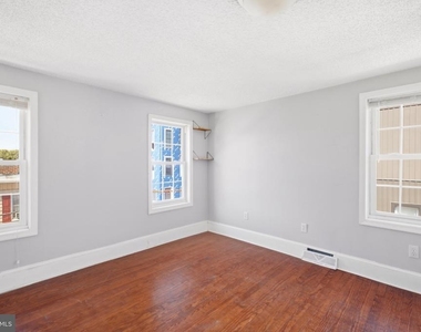 1821 Memphis Street - Photo Thumbnail 8