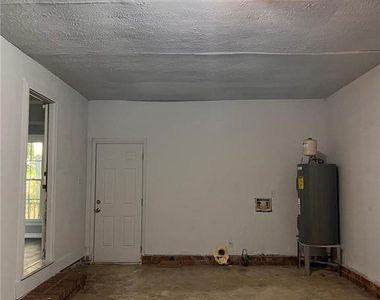 6930 Melbourne Drive - Photo Thumbnail 16