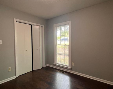 6930 Melbourne Drive - Photo Thumbnail 15