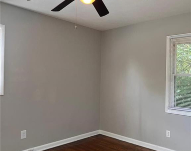 1728 Saint Augustine Avenue - Photo Thumbnail 13