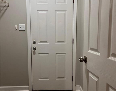 1728 Saint Augustine Avenue - Photo Thumbnail 4